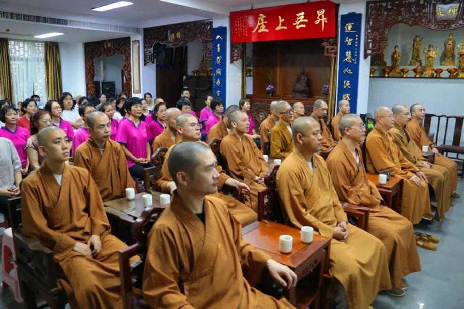 上斗鱼看PEL度假岛杯！一起为斗鱼签约战队加油助威！